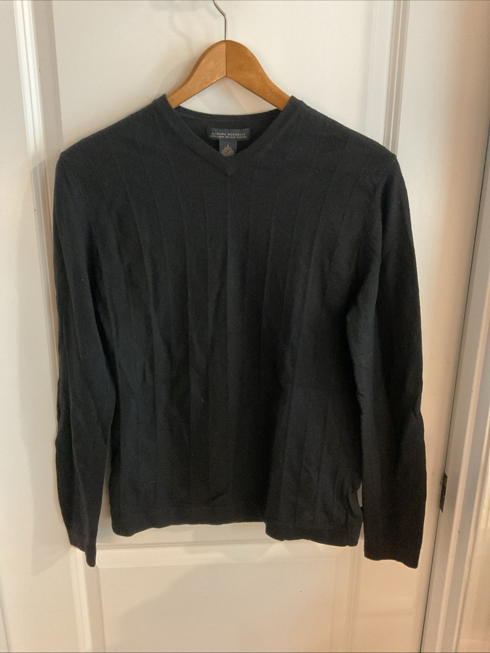 Banana Republic - Men's Black V-Neck Sweater - Extra Fine Italian Merino Wool